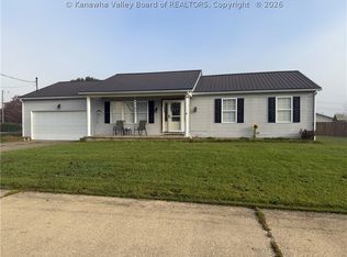 473 Hawthorne Ln, Point Pleasant, WV 25550