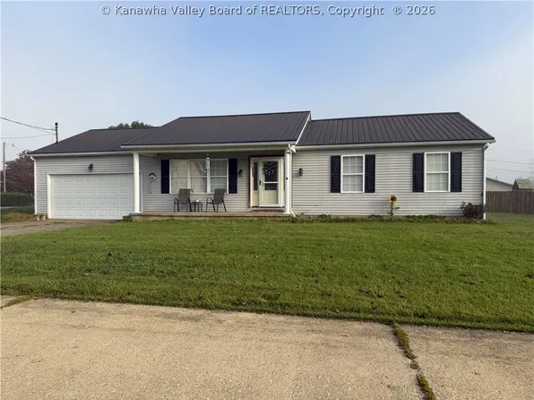 473 Hawthorne Ln, Point Pleasant, WV 25550