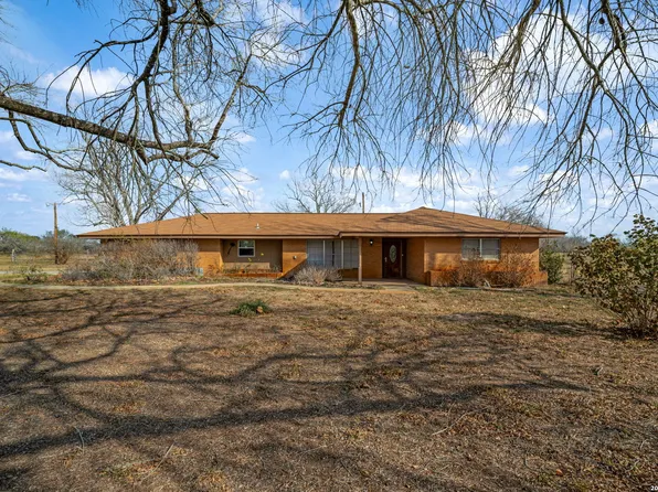 7414 us highway 281, Pleasanton, TX 78064