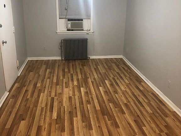 2nd image of 16 Mount Vernon Ave APT 1