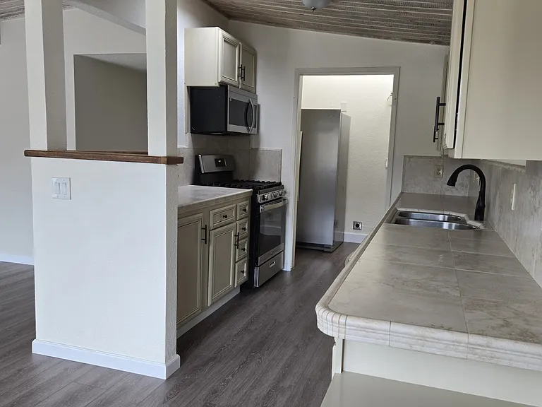 1318 Funston Ave — Photo 11