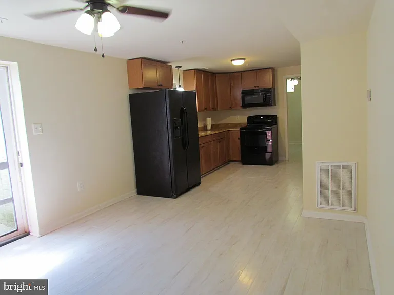 23220 Spalding Ln — Photo 5