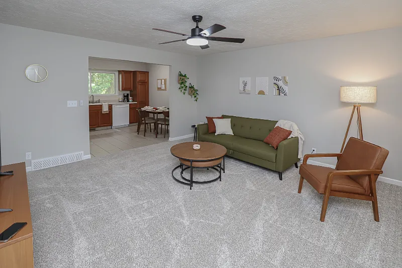 2 bed, 1.5 bath, 1650 sqft, $1,675 — Photo 2
