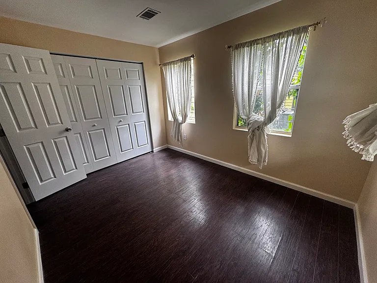 2147 Louisiana Ave — Photo 11