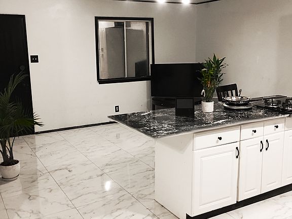 5th image of 127 Hidden Valley Dr