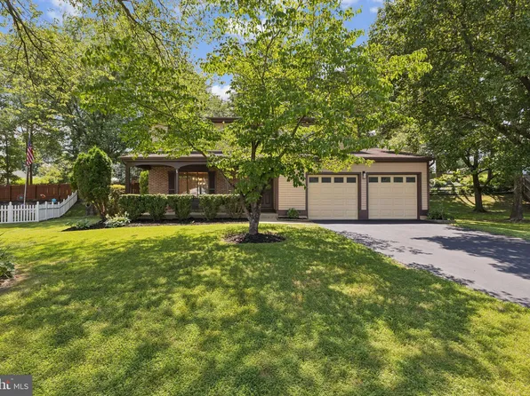 13586 Rush Dr, Woodbridge, VA 22192