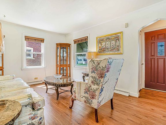 3rd image of 1919 S 22nd Ave