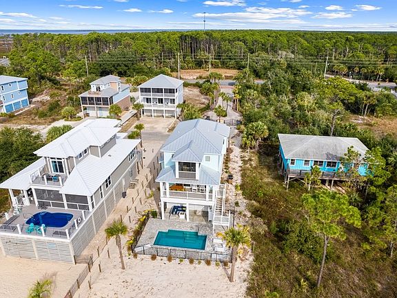 5th image of 102 Curve Rd