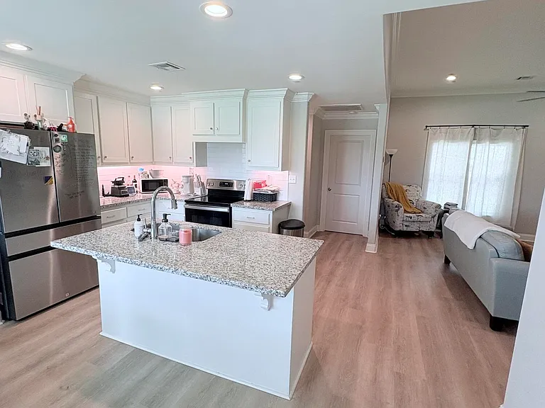 1039 Lillian Michel Dr — Photo 3