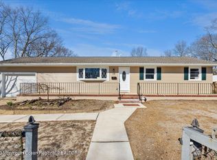 52 Chain Blvd, Bayville, NJ 08721