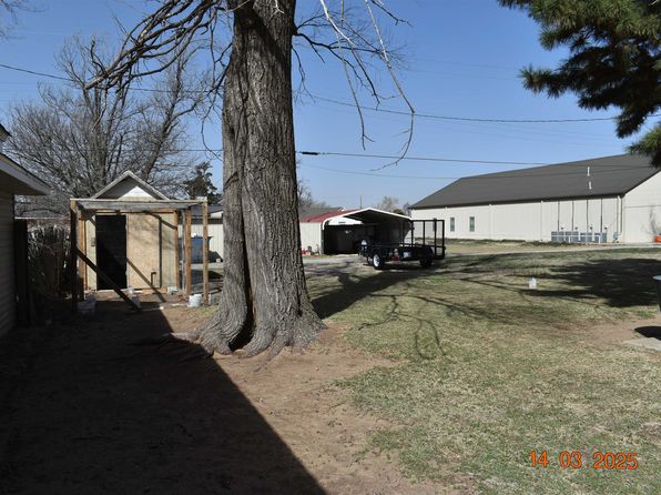 211 N Washington St, Arnett, OK 73832