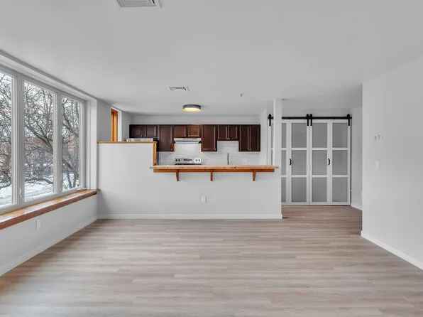 230 College Street #12, Burlington, VT 05401