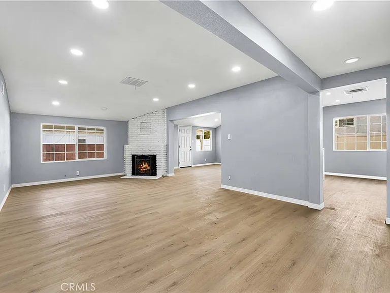 5651 Radford Ave — Photo 5