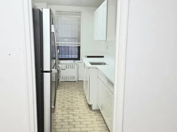 2835 Webb Avenue image 1 of 23