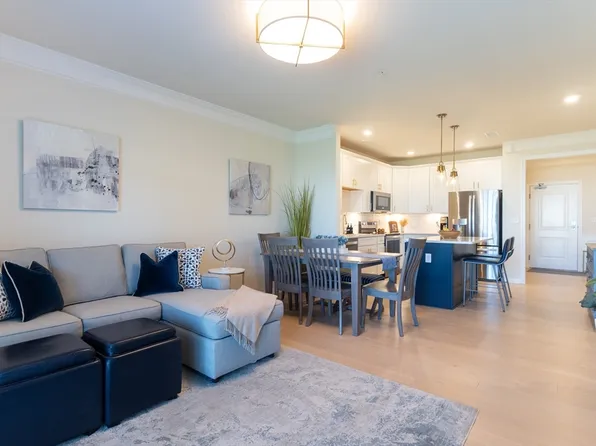 12208 Peters Farm Way #12208, Westborough, MA 01581