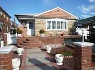 16011 21st Rd, Whitestone, NY 11357
