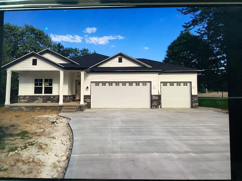 1st image of 1040 Romary Ln