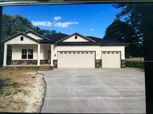 1040 Romary Ln, Louisville, OH 44641