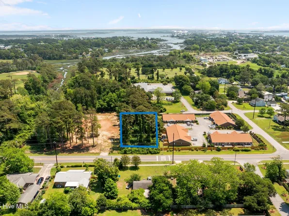 306 Barbour Road, Morehead City, NC 28557