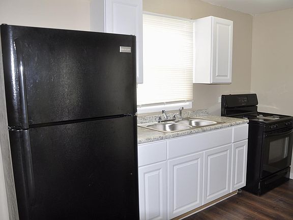 2nd image of 1218 Sunnyside Ln