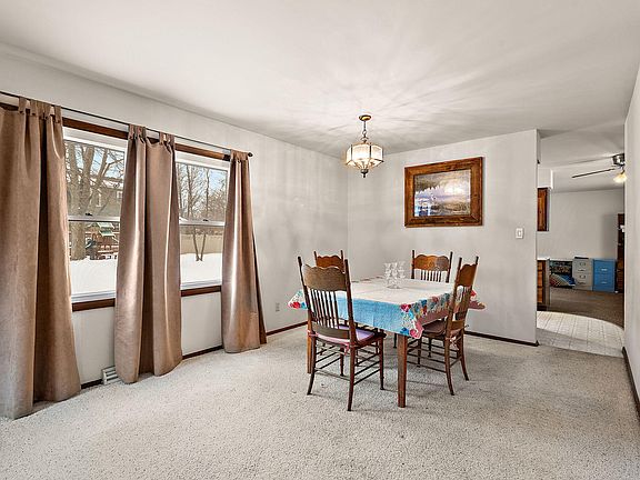 5th image of 2104 Dunwoody Dr