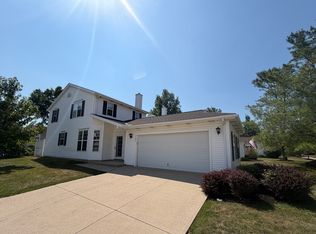 7197 W Cross Creek Trl, Brecksville, OH 44141