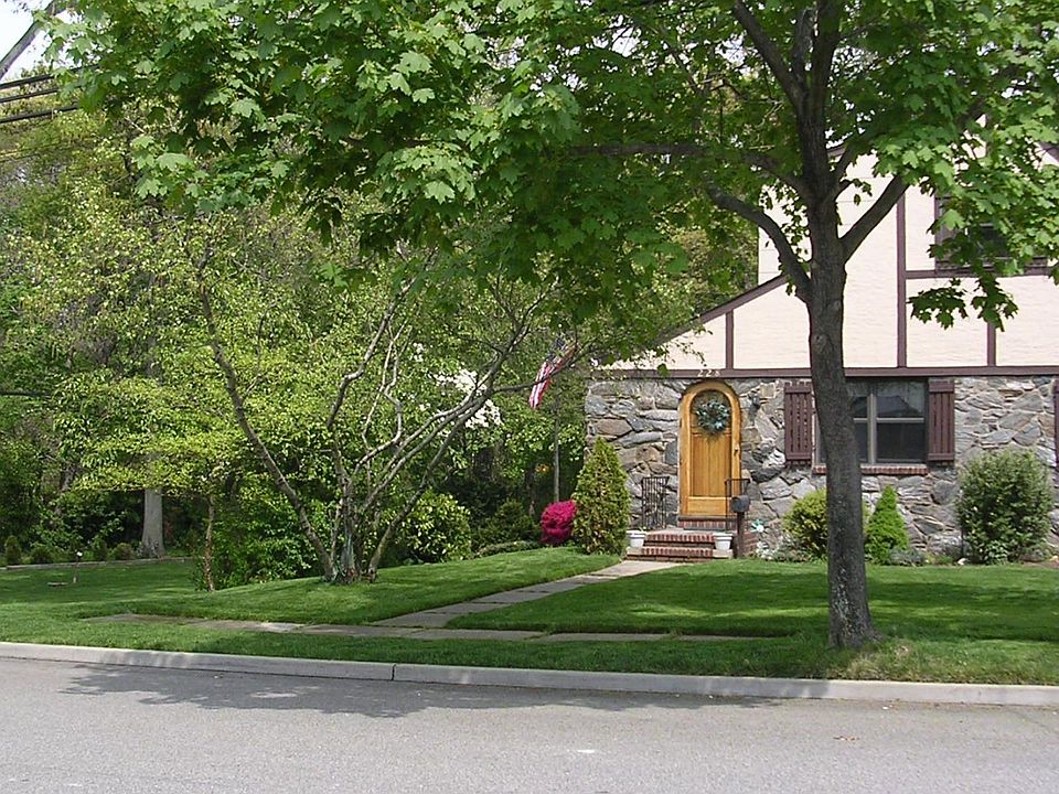 view from col-de-sac