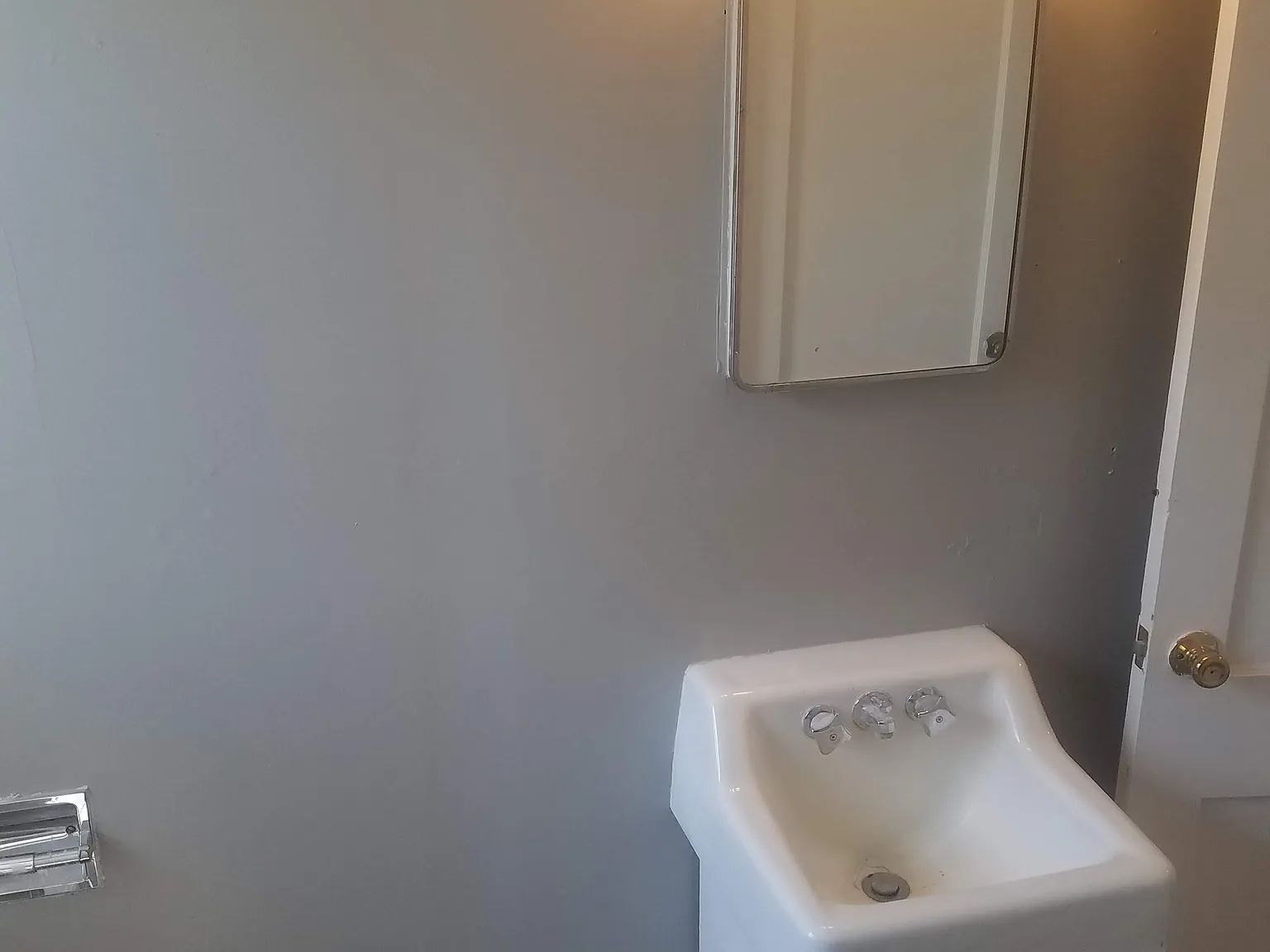 2 bed, 870 sqft, $2,000 — Photo 3