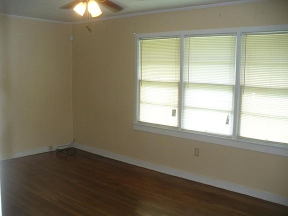 4th image of 442 Brannen St