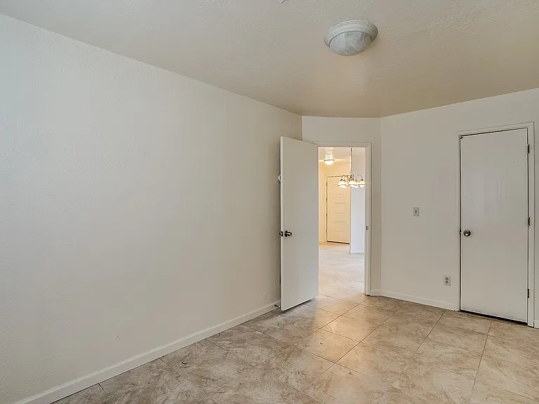 422 E Navajo Rd — Photo 13