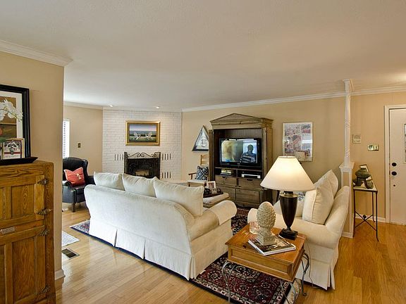 5th image of 1201 Lakeshore Dr