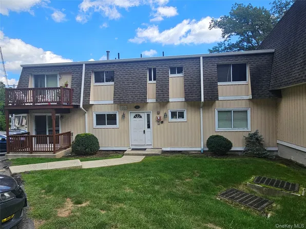 18 Pavilion Ridge Way Unit 1, Suffern, NY 10901