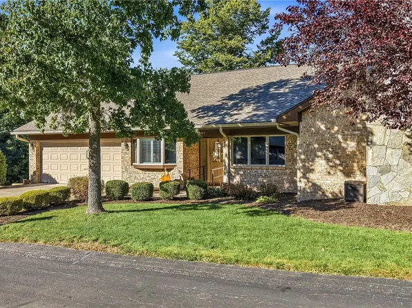 201 Oakview Dr, Hermitage, PA 16148