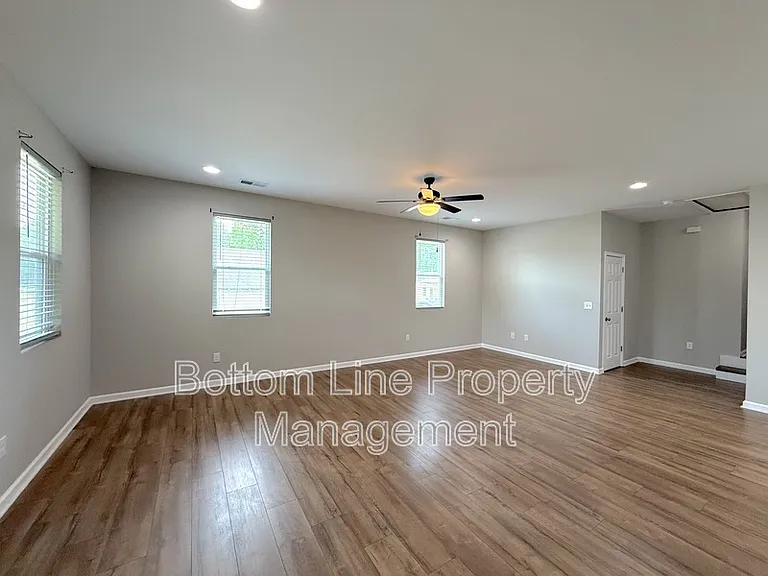 641 Central Dr NW — Photo 3