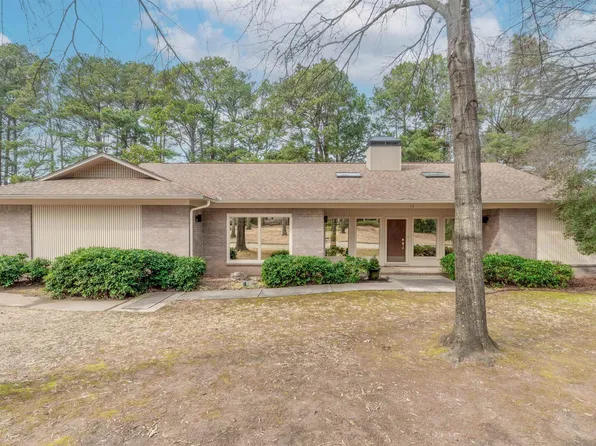 15 Club Manor Dr, Maumelle, AR 72113