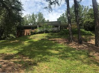 1327 Lower Lake Rd, Thomasville, NC 27360