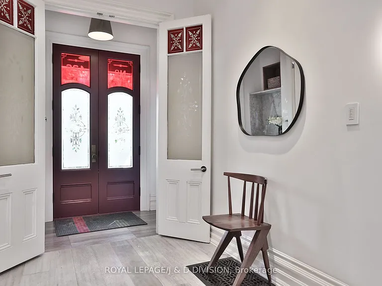 426 Ontario St — Photo 3