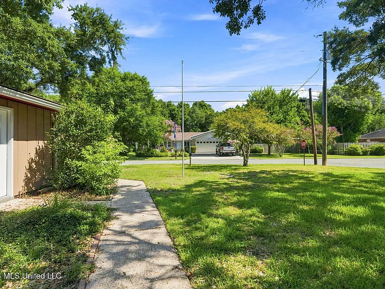 8505 Mermaid Ave — Photo 24