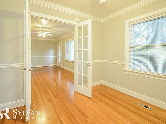 4th image of 2300 Royal Knoll Ln