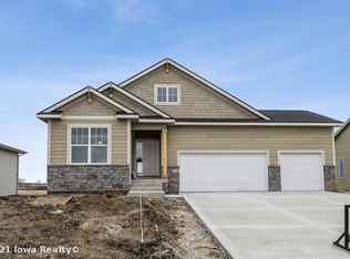 1035 Spruce St, Waukee, IA 50263