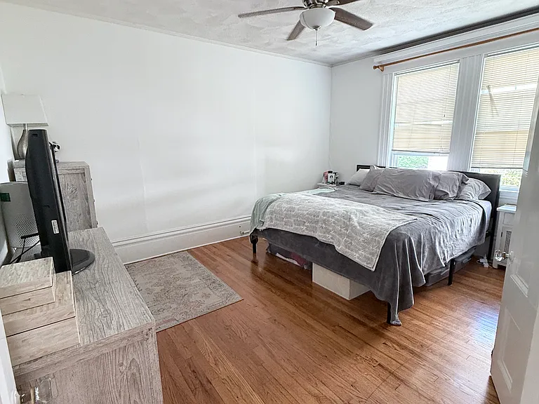 715 Cambridge St — Photo 7