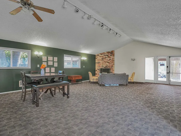 The Patrician Apartments — Photo 8
