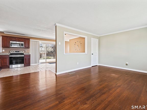 3rd image of 46 Greenview Drive