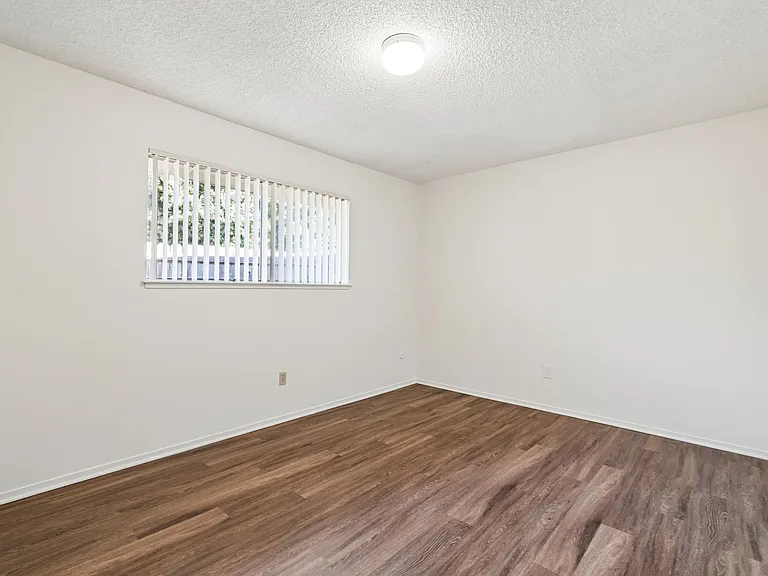 Sherwood and Forest Arms Apartments — Photo 4