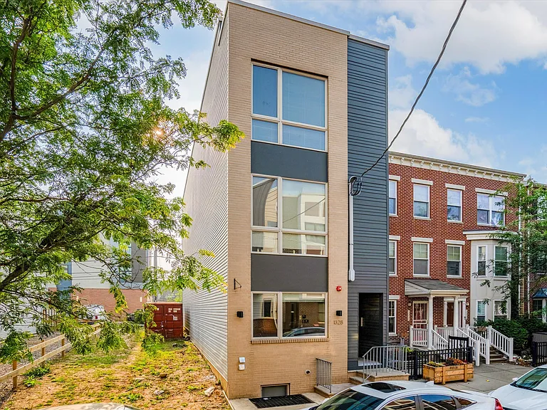 1328 N Franklin St #1F — Photo 16
