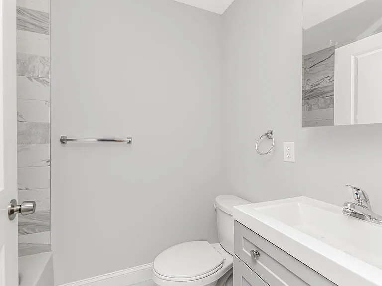 282 W Runyon St #1 — Photo 10