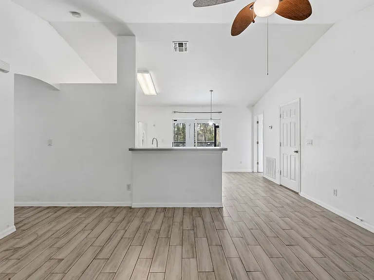 913 Canton Ave — Photo 23