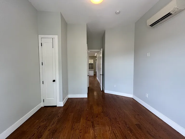 112 Duncan Ave #30 — Photo 5