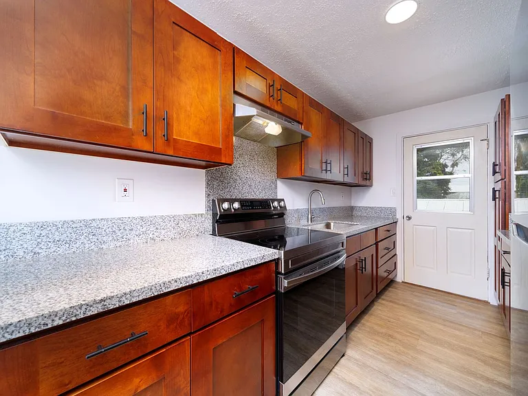 230 Kapiolani St — Photo 2