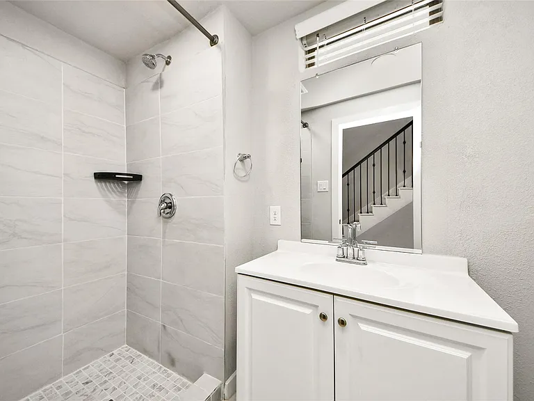 2901 Apple Rose Ln — Photo 24